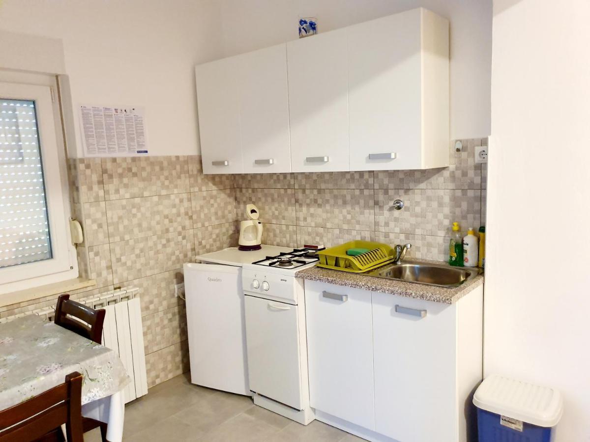 Ferienwohnung Apartamani Katarina Vl.Ilija Jusup Starigrad Paklenica Exterior foto