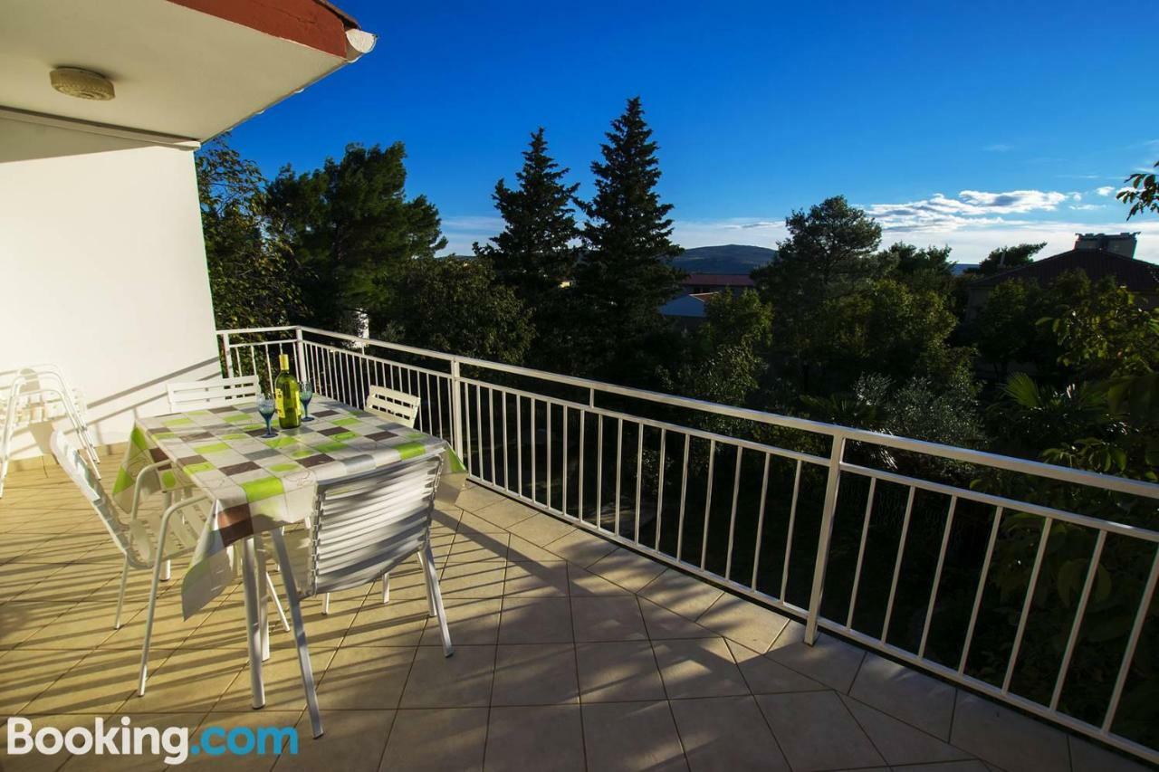 Ferienwohnung Apartamani Katarina Vl.Ilija Jusup Starigrad Paklenica Exterior foto