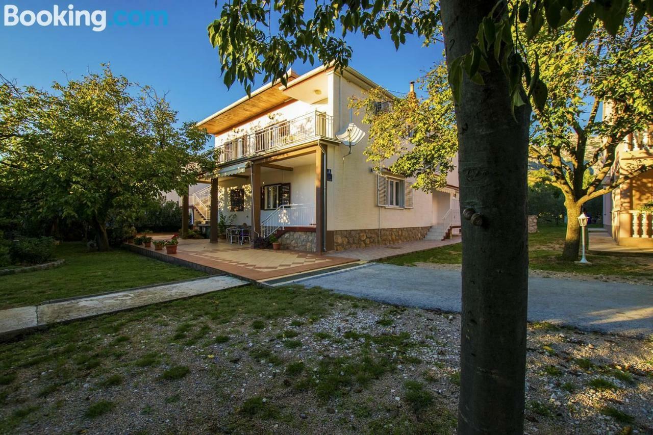 Ferienwohnung Apartamani Katarina Vl.Ilija Jusup Starigrad Paklenica Exterior foto