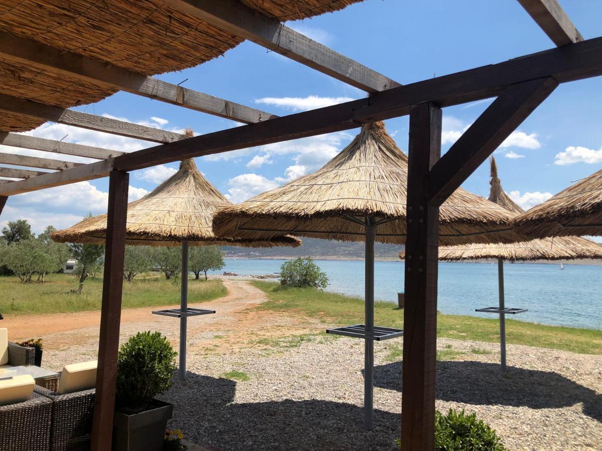 Ferienwohnung Apartamani Katarina Vl.Ilija Jusup Starigrad Paklenica Exterior foto